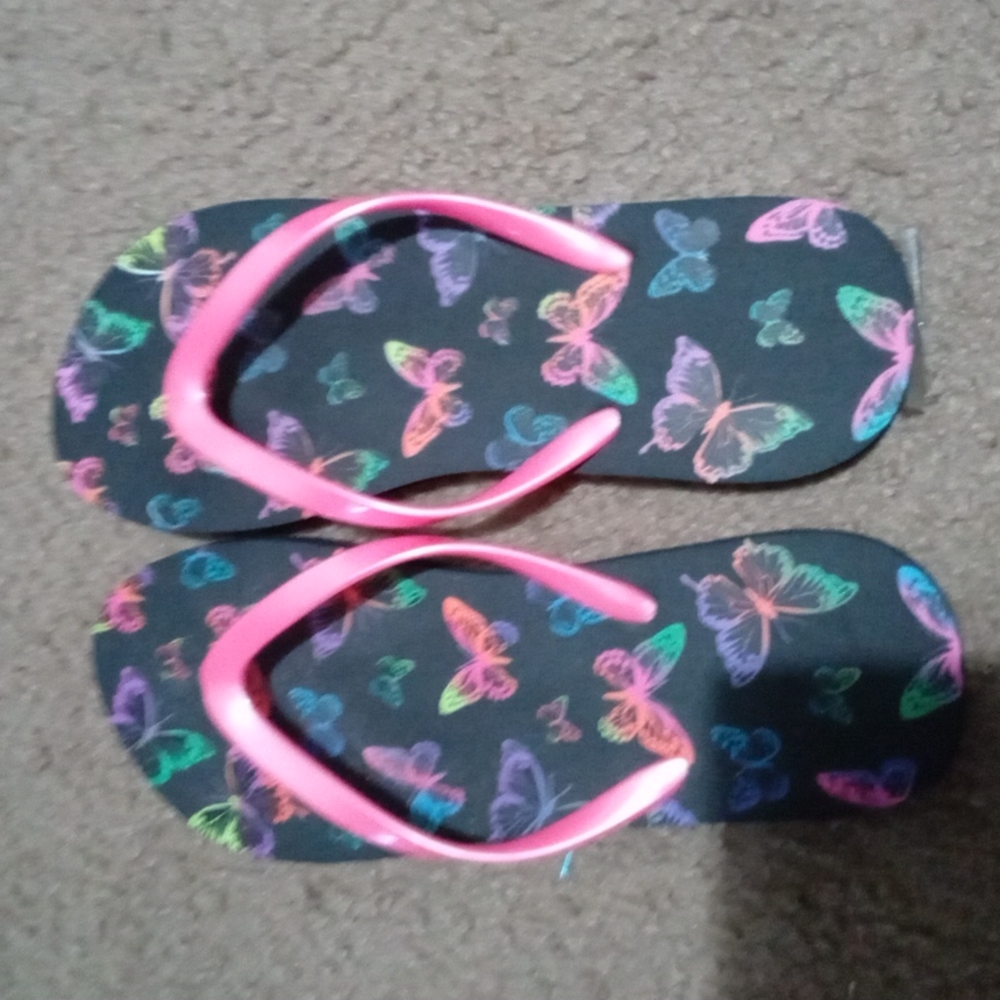 Size 8 Butterfly flip flops